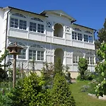 Mit Sonnenhof Netzboden Goehren (Ruegen)